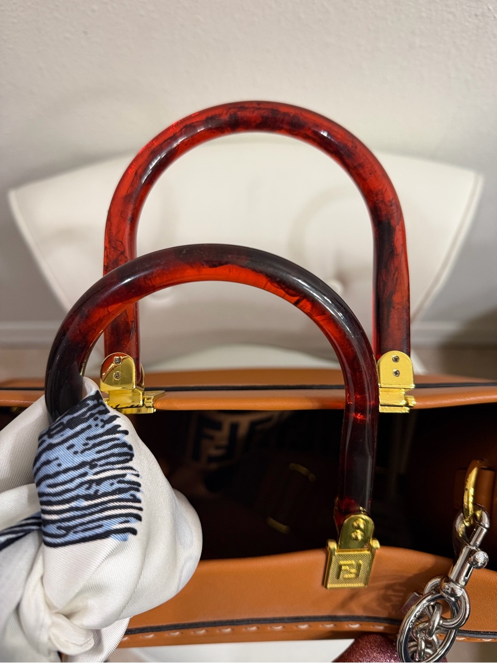 Handbag - Picture 2 of 7